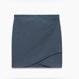 Teal Aritzia Talula Primrose mini bodycon faux wrap skirt. XXS Petite